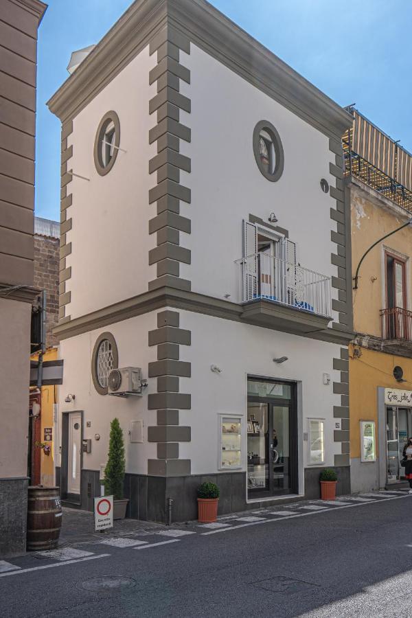 Апартаменты A I R Il Palazzetto Вико-Экуенсе Экстерьер фото